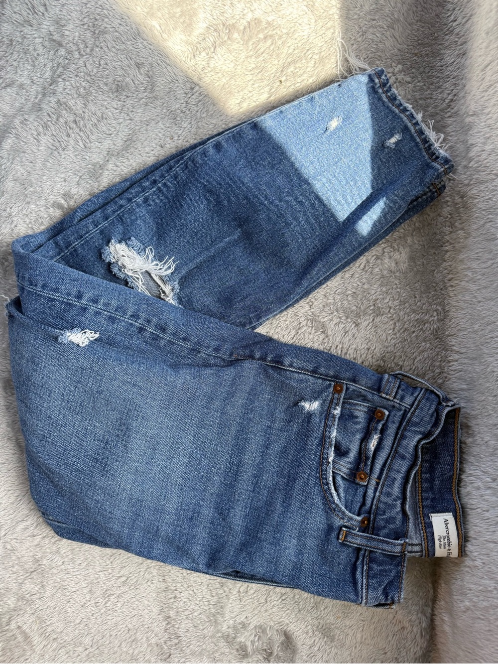 Abercrombie & Fitch Women's Medium Blue Distressed Ankle Jeans
